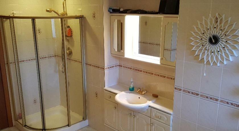 One Strathview B&B Forfar Ngoại thất bức ảnh